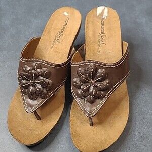 7.5 Naturalizer Flower block heels